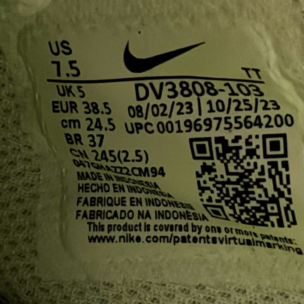 NWOT  NIKE AIR FORCE 1 '07 Women – White/University Blue-white-volt - Picture 4 of 8
